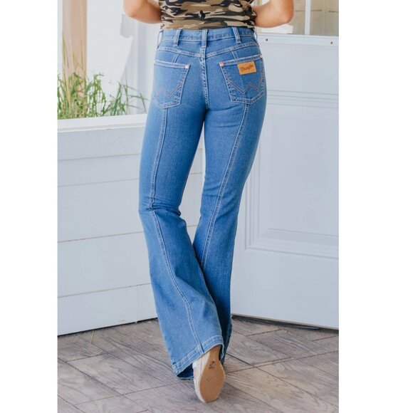 WRANGLER High Rise Flare Jeans with Seamed Detail Size 27 *NEW* *TAGS ON* - Picture 2 of 8